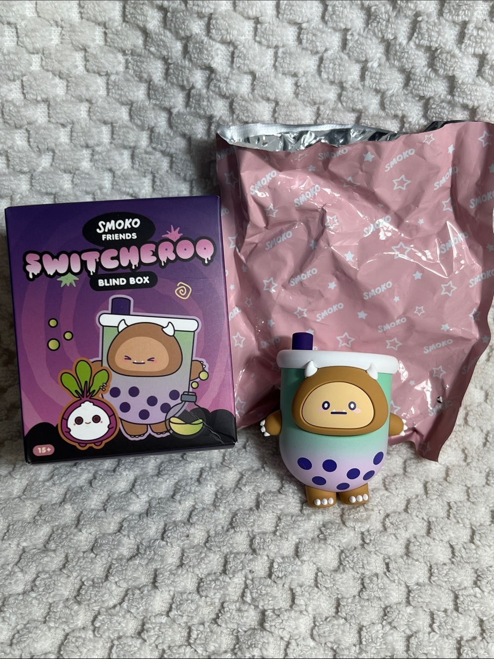 Smoko Friends SWITCHEROO Blind Box Figure — PEARL HANK YETI